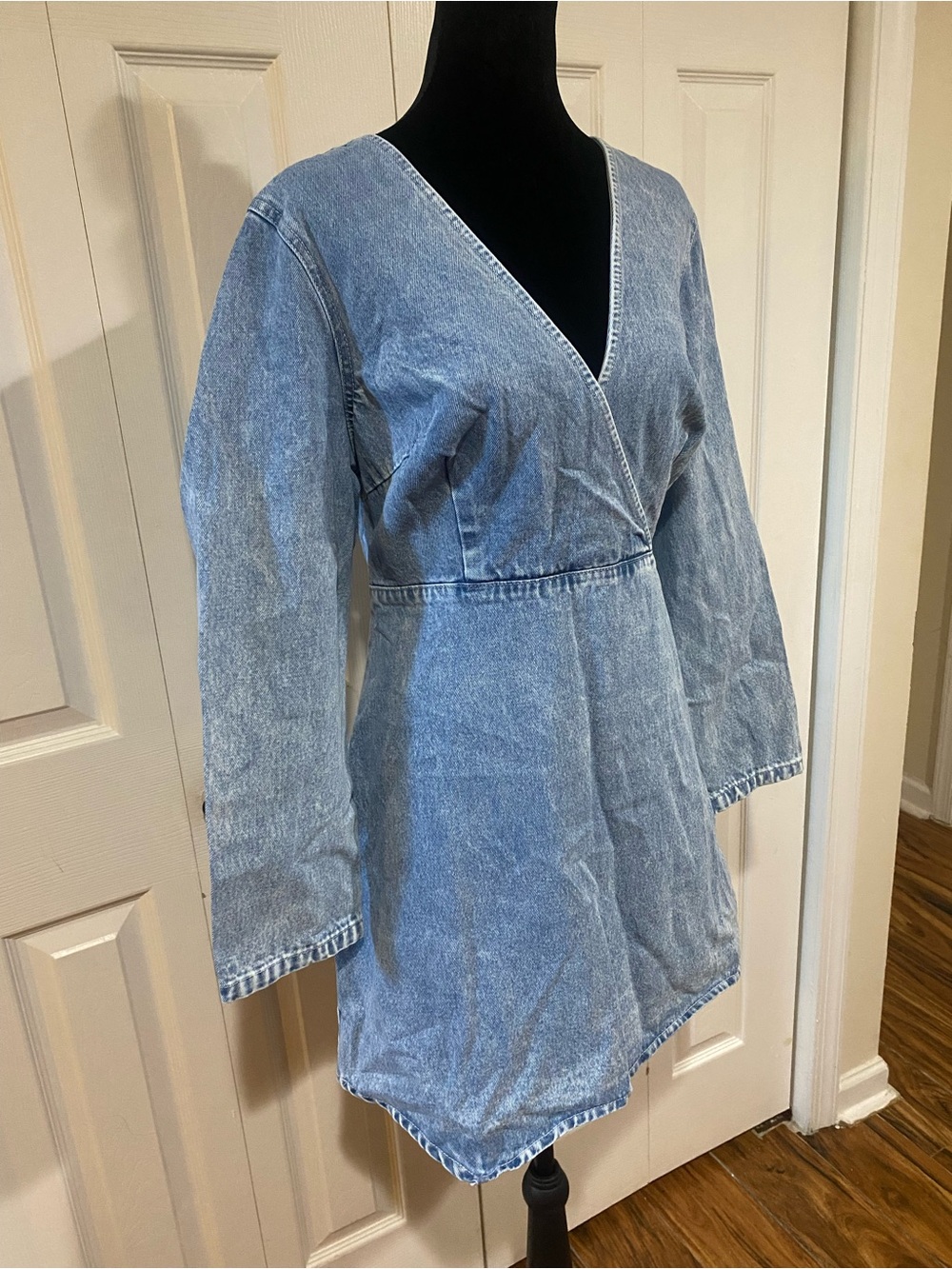 Light Blue Surplice Long Sleeve Denim Dress - Picture 4 of 11
